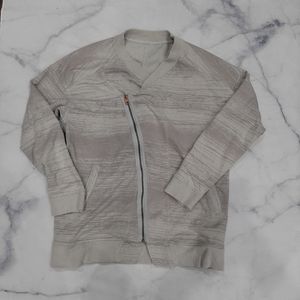 Lululemon Mula Bundle Wrap Silver Spoon Size 10